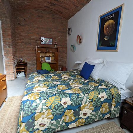 Romantic And Atypical Apartments In Prague'S Montmartre Exterior foto